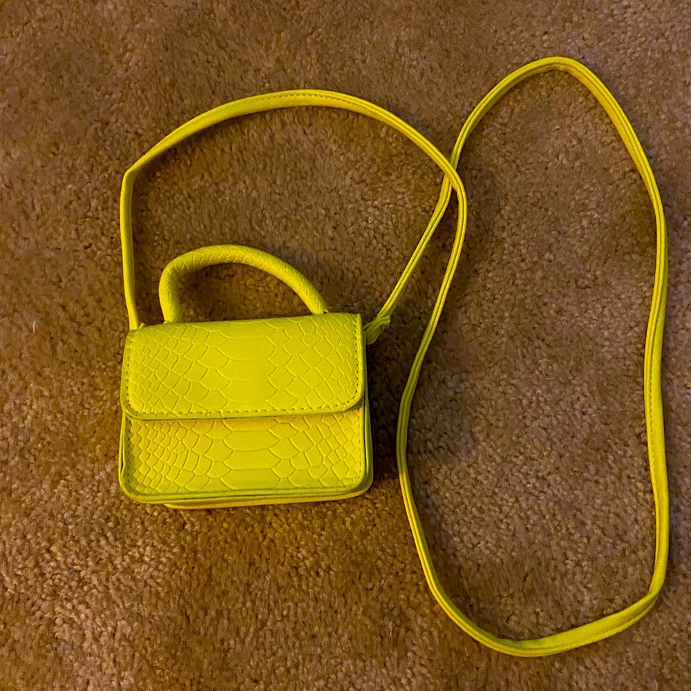 Mini neon green cross body 🎾